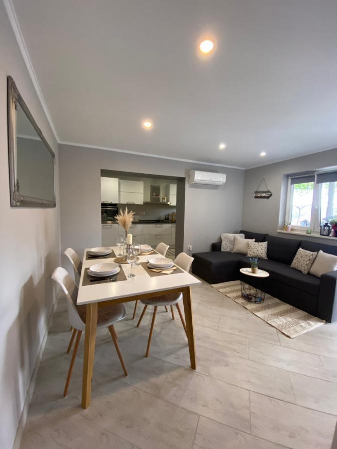 Apartman Petra Gustirna Екстериор снимка