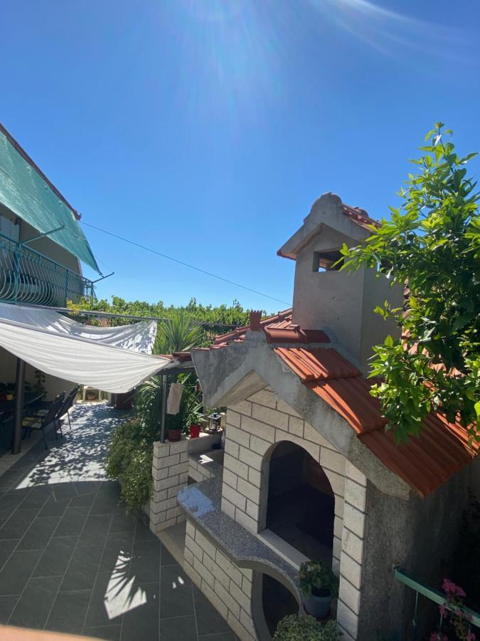 Apartman Petra Gustirna Екстериор снимка
