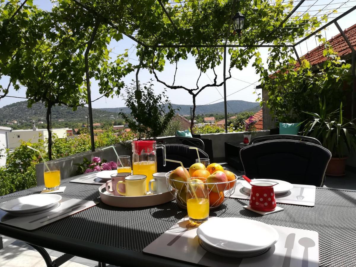 Apartman Petra Gustirna Екстериор снимка